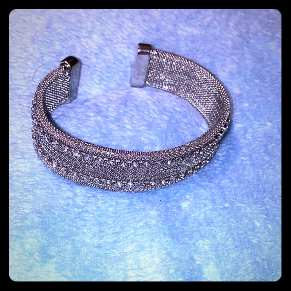 Gorgeous silver women’s bracelet